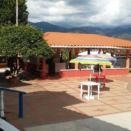 Cabana Alojamiento Campestre Eje Cafetero Calarca Quindio Hotel Exterior photo